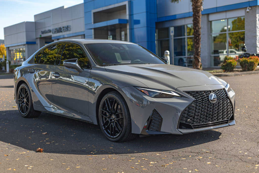 Used 2022 Lexus IS 500 RWD image 6