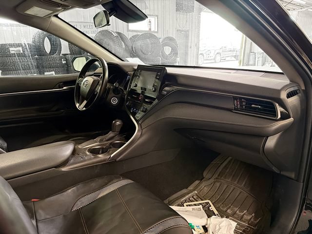 Used 2021 Toyota Camry SE FWD image 12