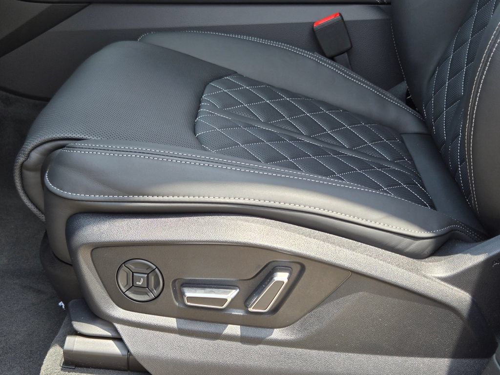 New 2026 Audi SQ8 Prestige AWD/4WD image 30
