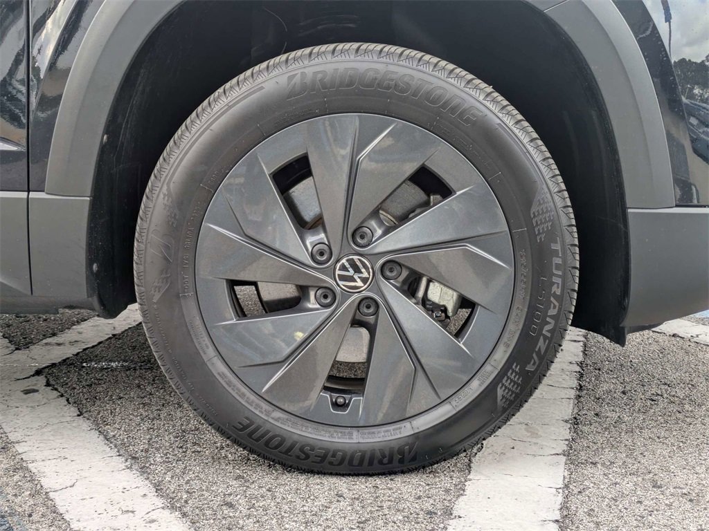 Used 2025 Volkswagen Taos S image 11