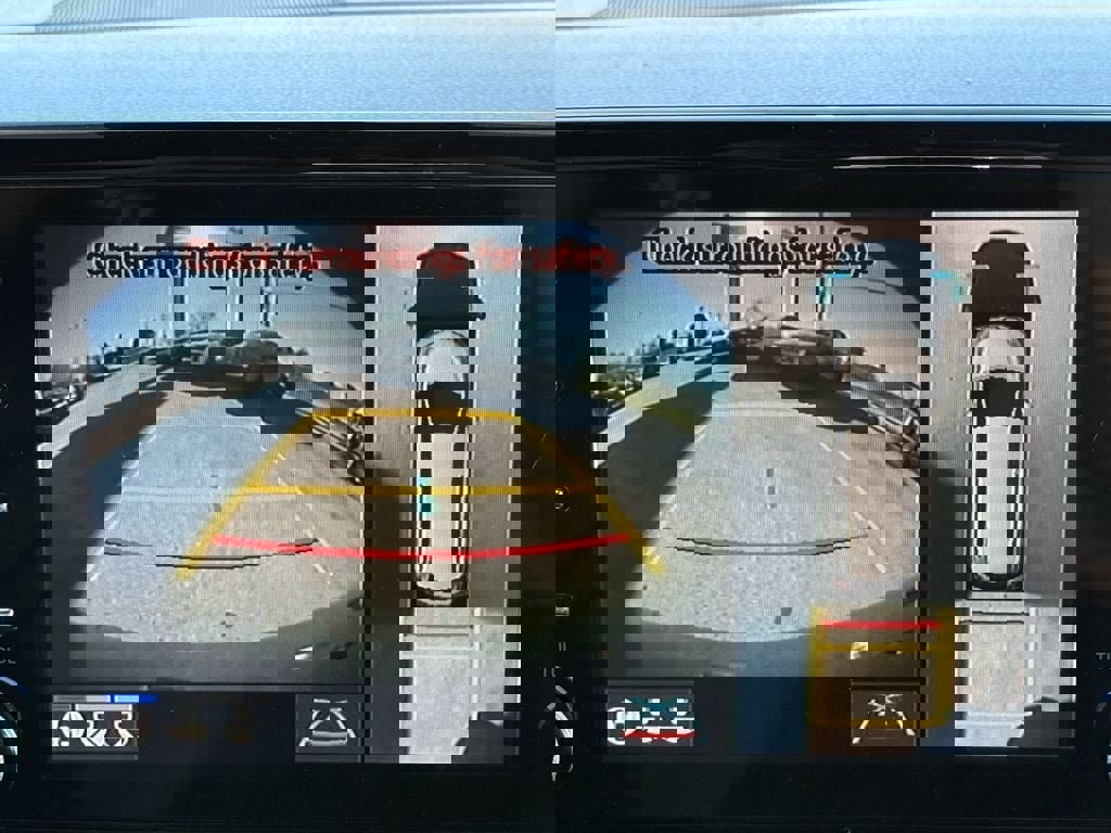 Used 2023 Toyota Sienna Platinum image 29