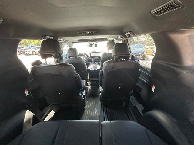 Certified 2025 Toyota Sienna XSE w/ XSE Premium Package AWD/4WD image 17