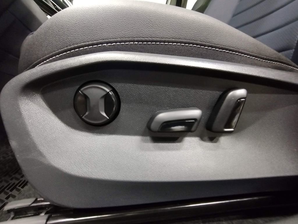 New 2026 Volkswagen Taos SEL AWD/4WD image 20