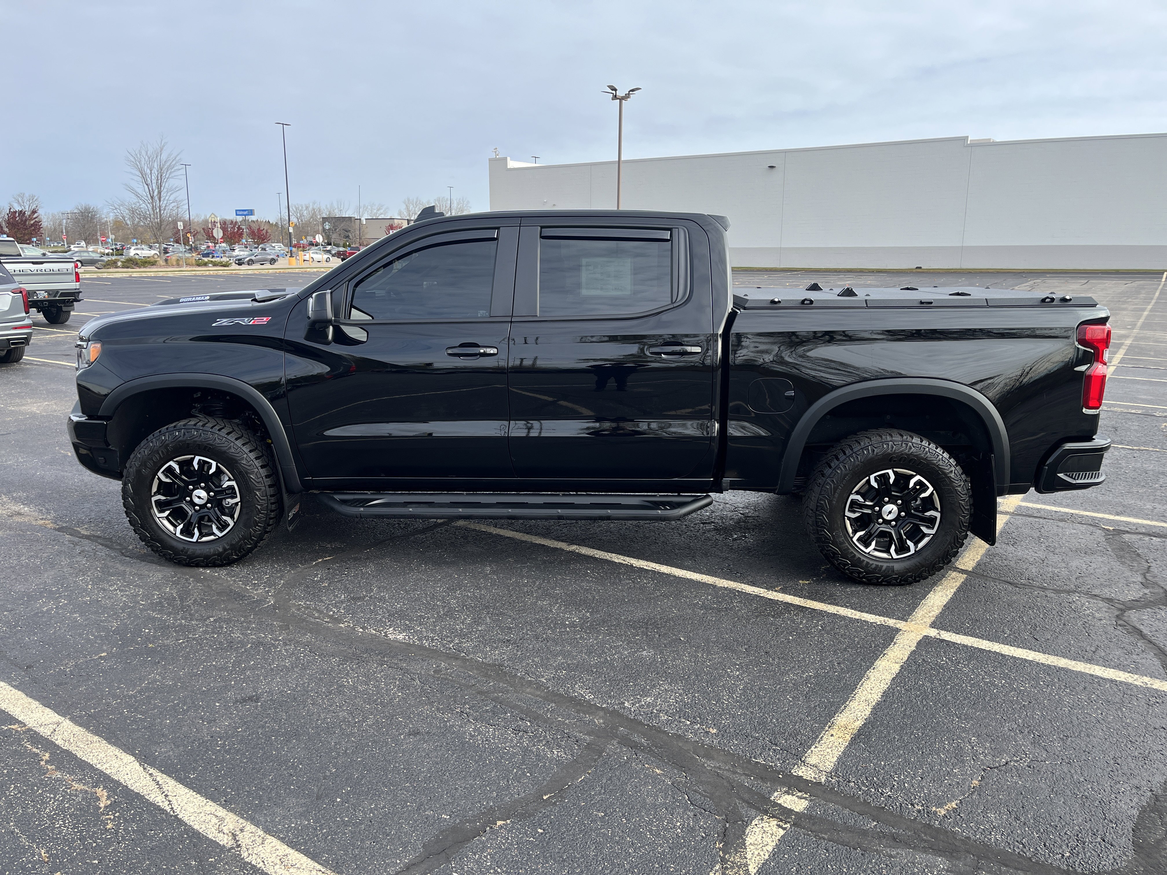 Used 2025 Chevrolet Silverado 1500 ZR2 w/ Technology Package image 3