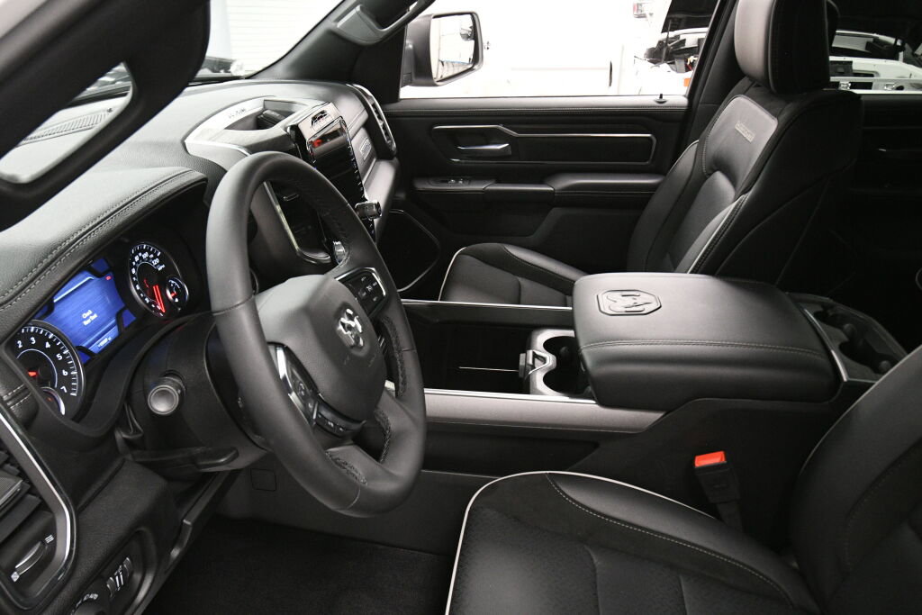 Used 2026 RAM 1500 Laramie AWD/4WD image 19