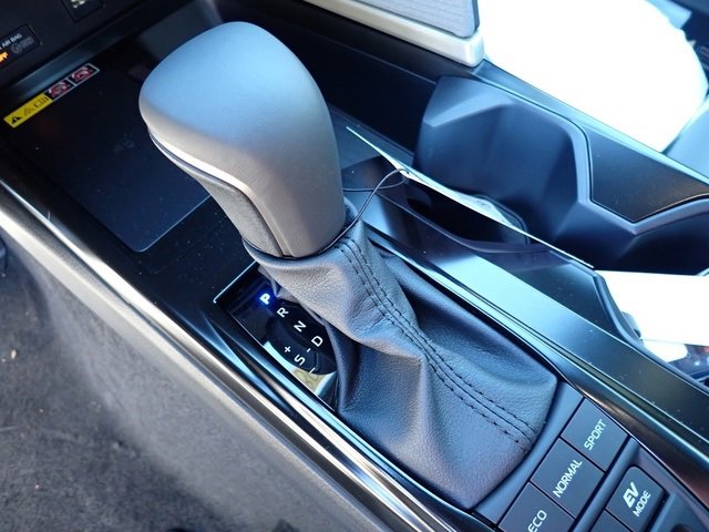 New 2026 Toyota Camry SE image 18