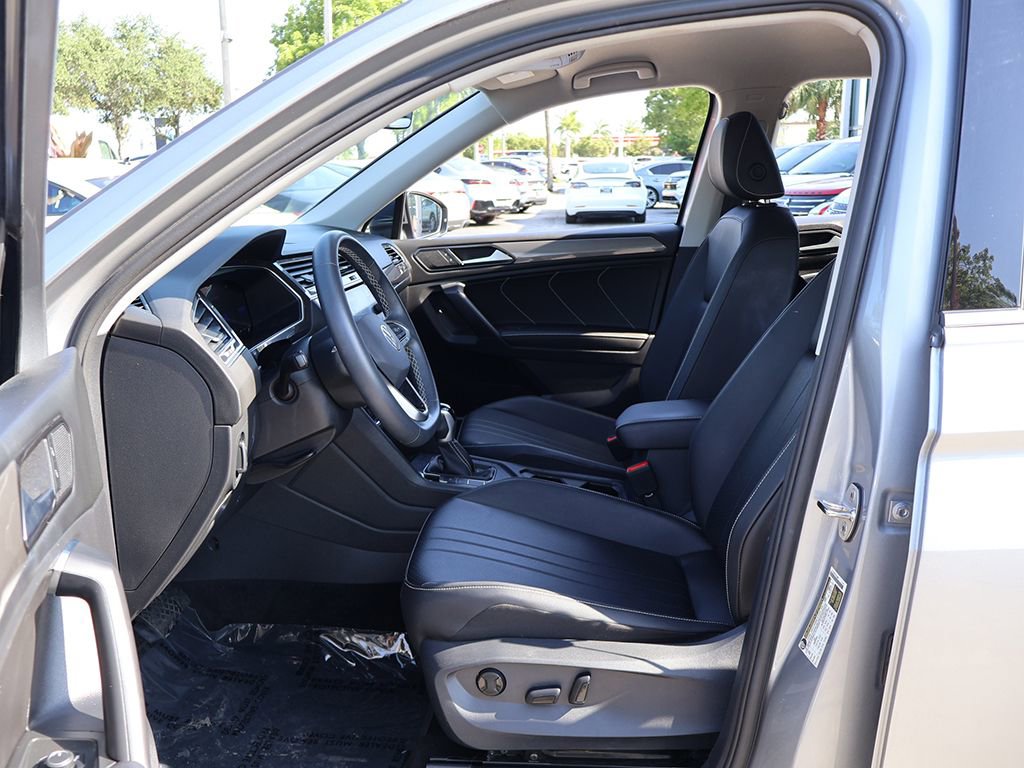 Used 2023 Volkswagen Tiguan SE FWD image 25