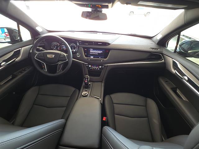 Used 2025 Cadillac XT5 Premium Luxury FWD image 13