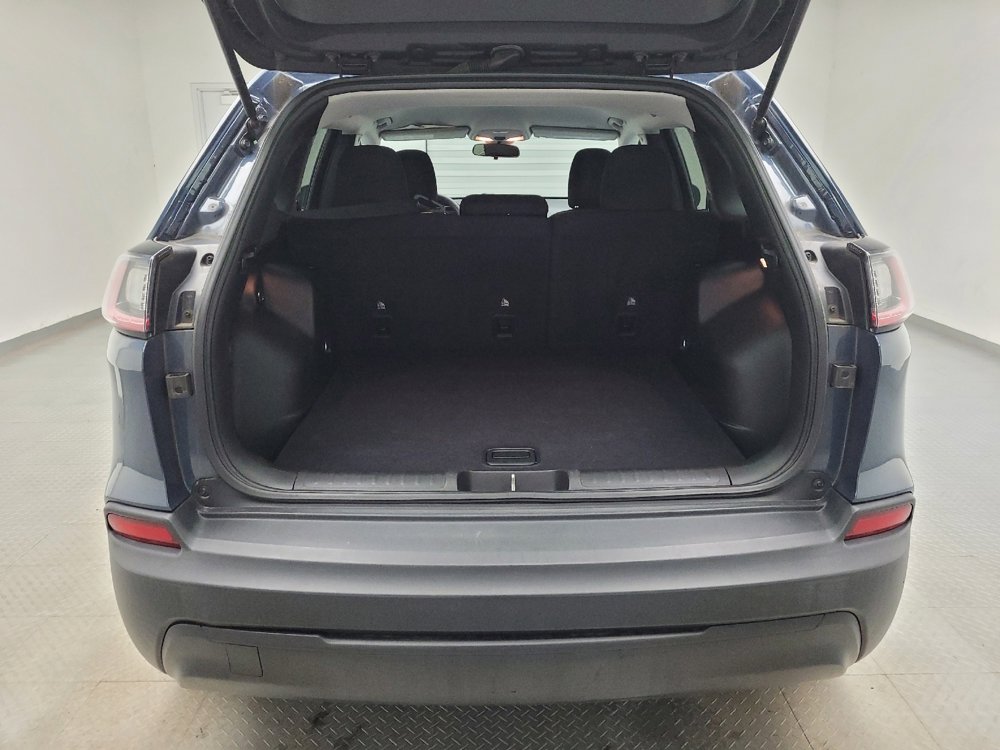 Used 2019 Jeep Cherokee Latitude w/ Popular Appearance Group AWD/4WD image 29