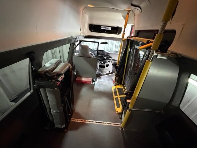 Used 2012 Ford E-350 and Econoline 350 Extended Super Duty w/ PWR Group RWD image 10