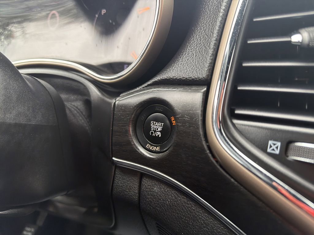 Used 2015 Jeep Grand Cherokee Limited image 30