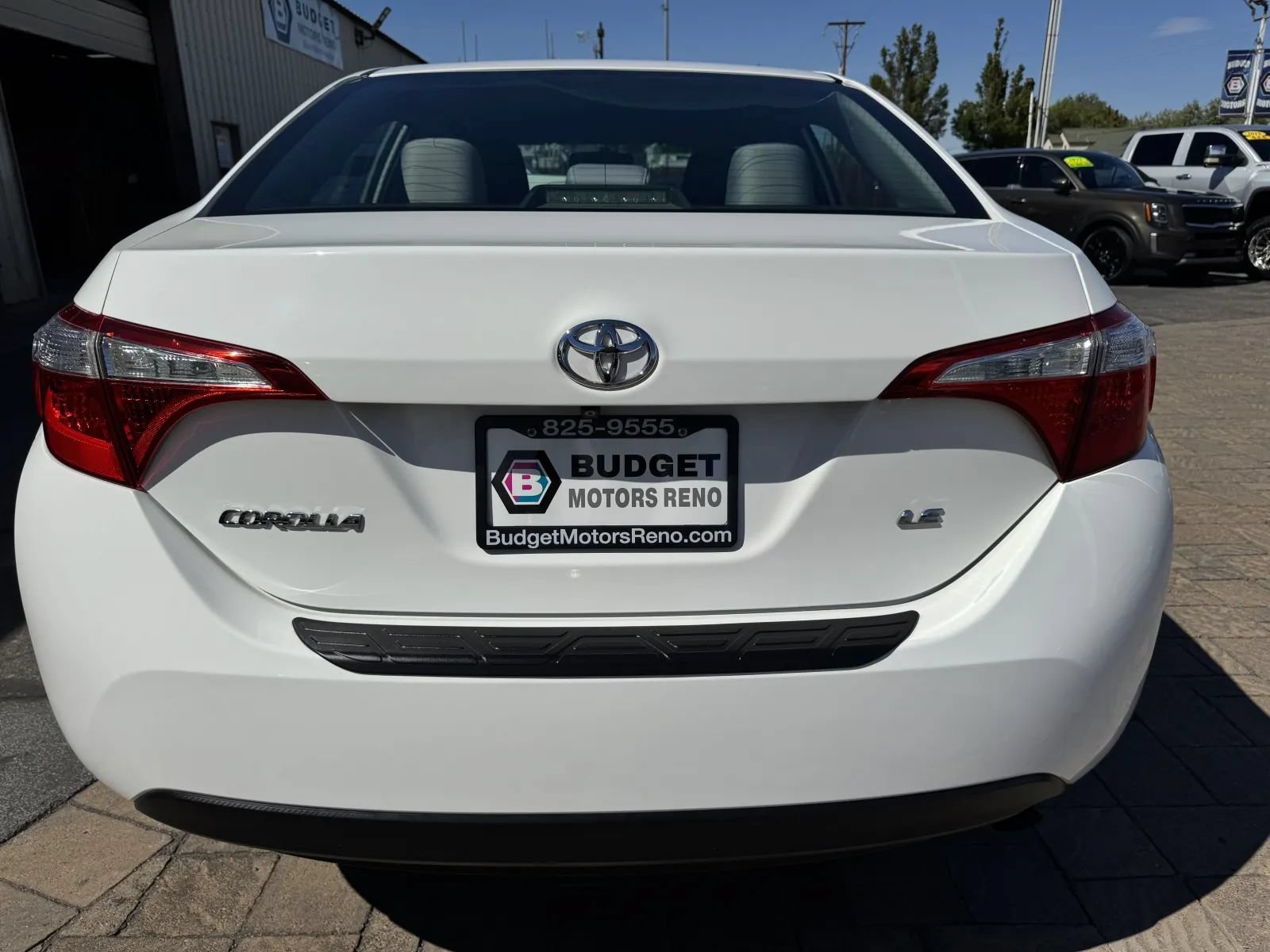 Used 2016 Toyota Corolla LE FWD image 3
