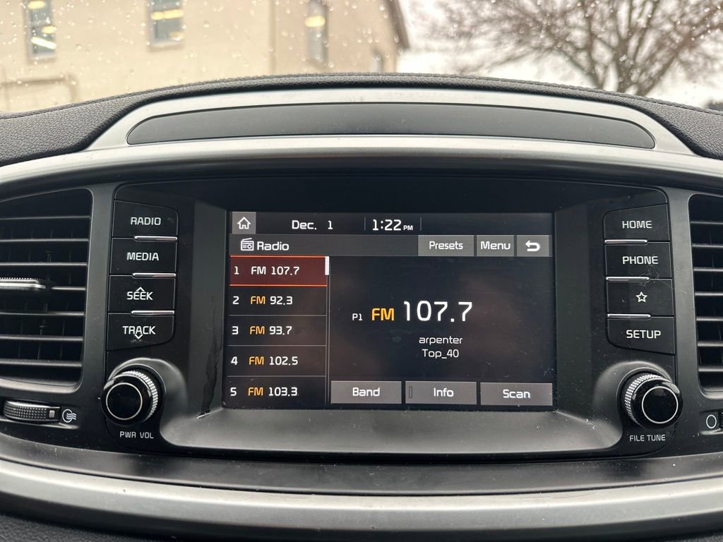 Used 2019 Kia Sorento LX image 14