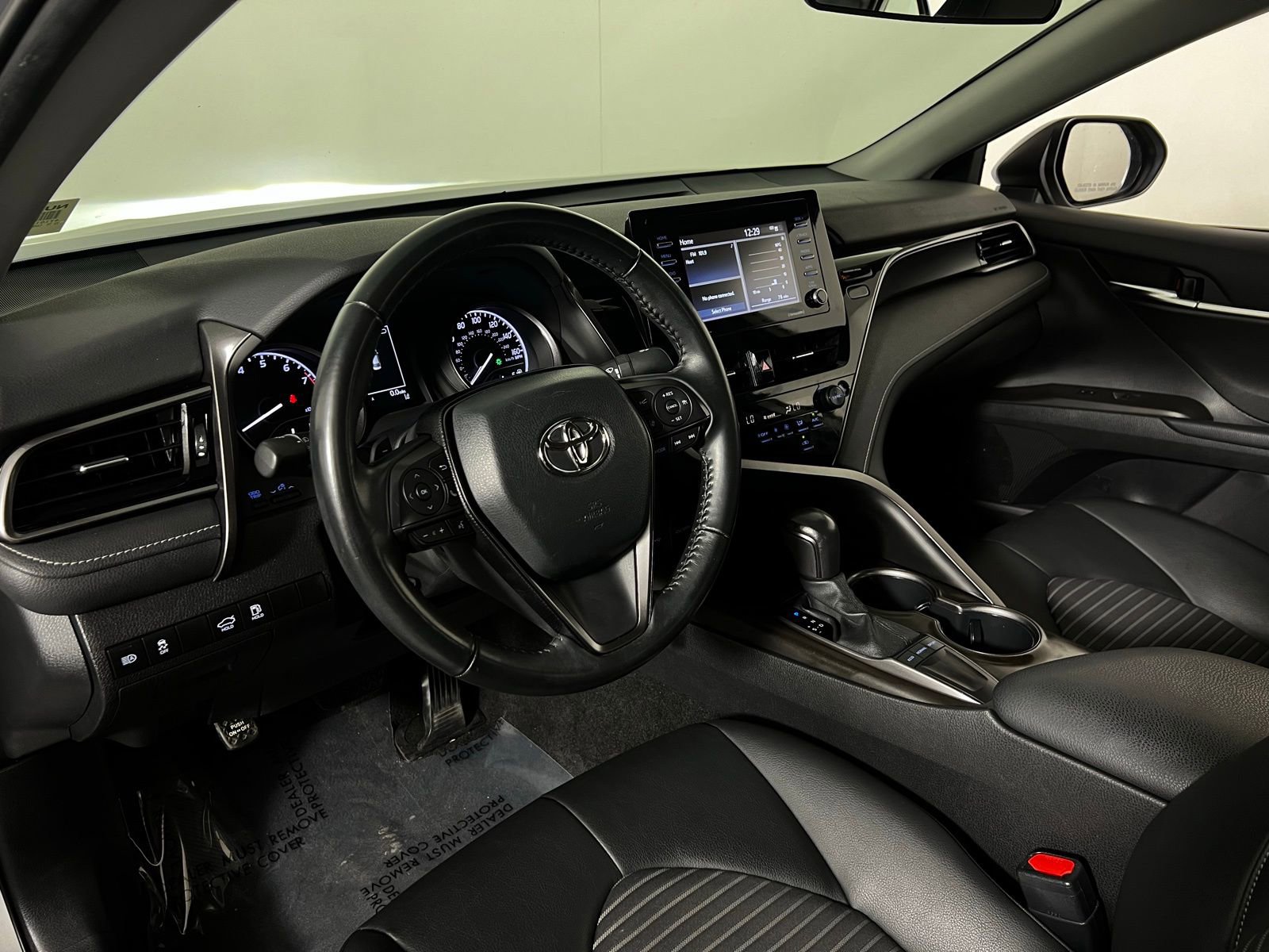 Used 2023 Toyota Camry SE image 12