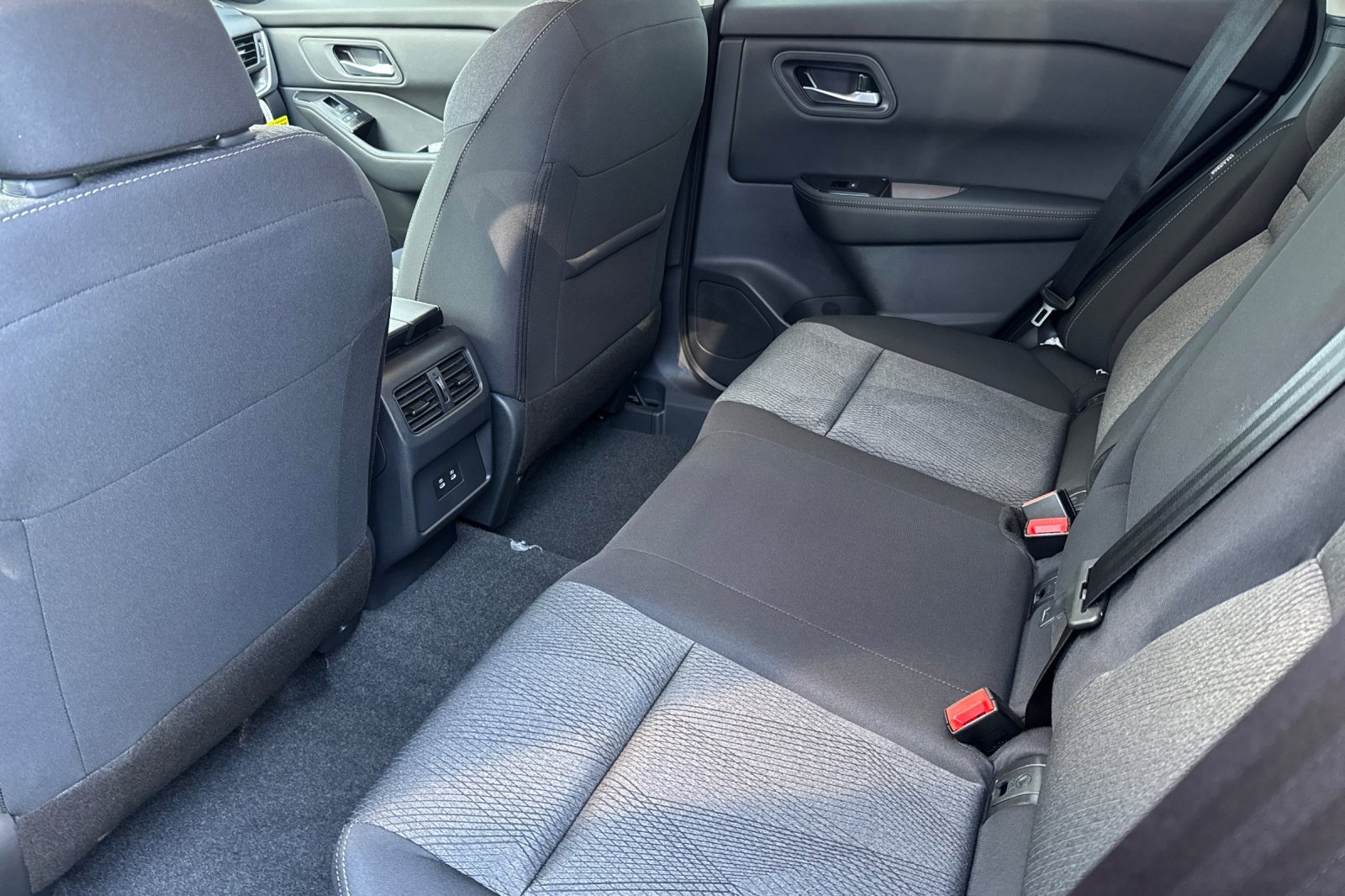 New 2026 Nissan Rogue SV image 9