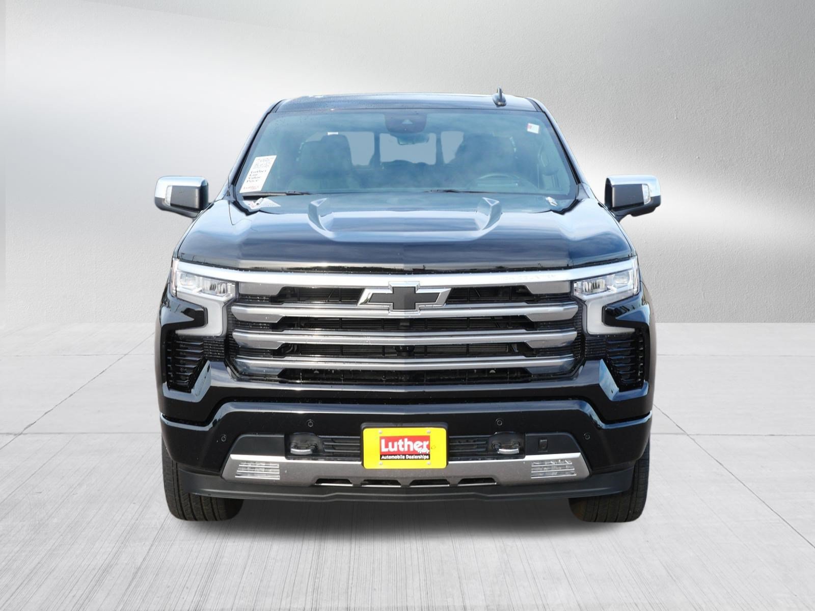 Used 2026 Chevrolet Silverado 1500 High Country AWD/4WD image 2