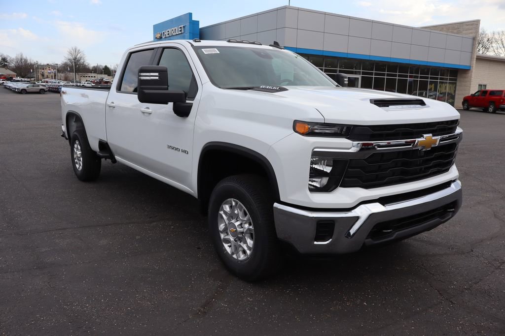 New 2026 Chevrolet Silverado 3500 LT image 2