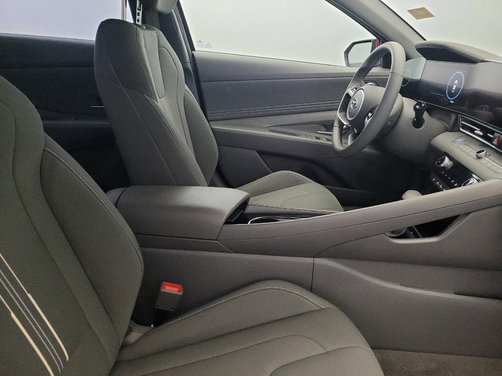 Used 2023 Hyundai Elantra SEL w/ Convenience Package FWD image 21