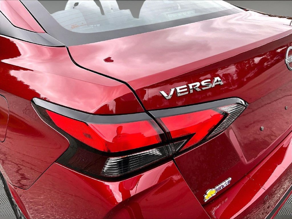 Used 2025 Nissan Versa SV FWD image 34