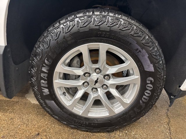 Used 2021 Chevrolet Silverado 1500 RST w/ Convenience Package II image 9