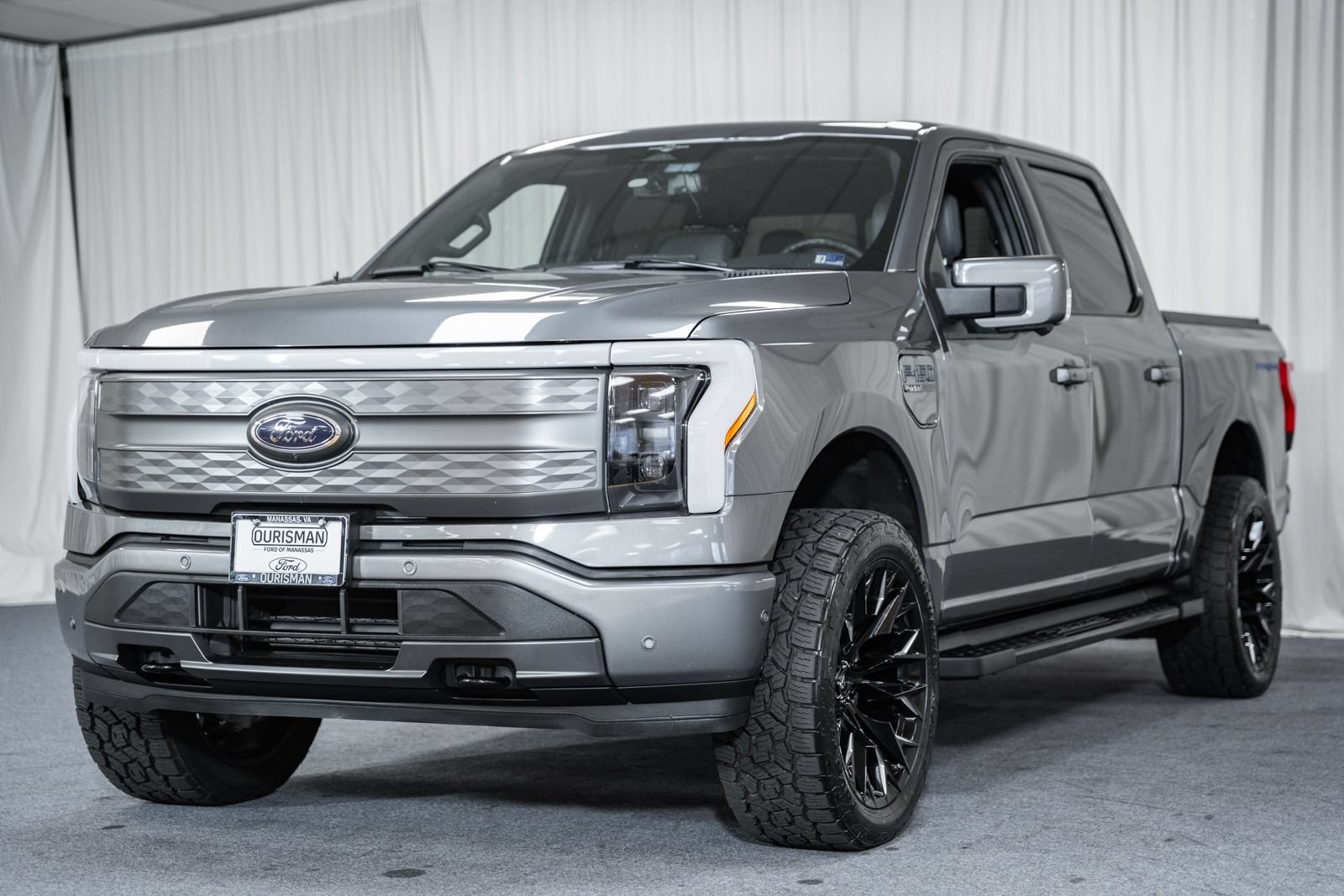 Used 2023 Ford F150 Lightning Lariat w/ Equipment Group 511A High AWD/4WD image 3