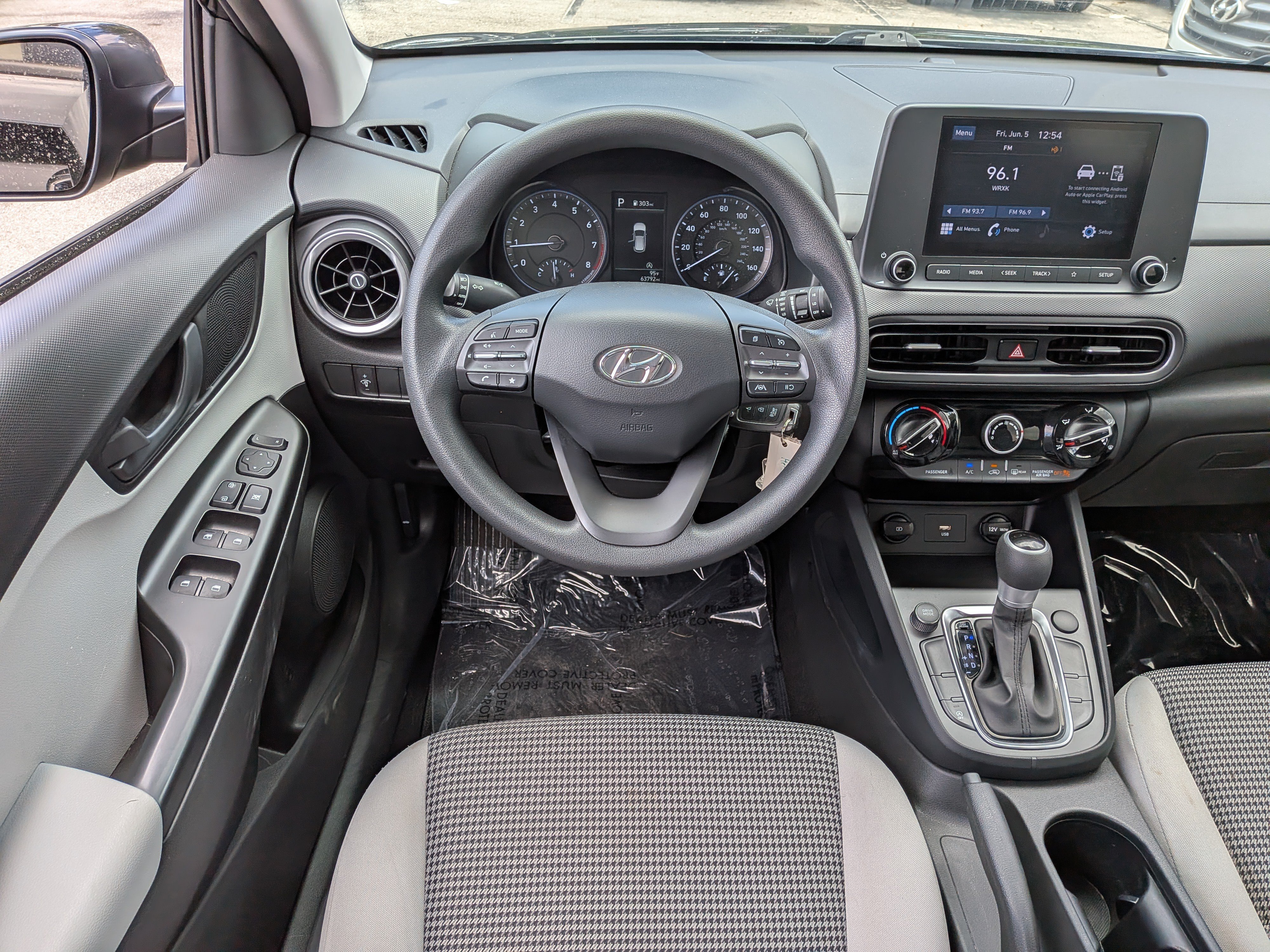 Used 2022 Hyundai Kona SE FWD image 16