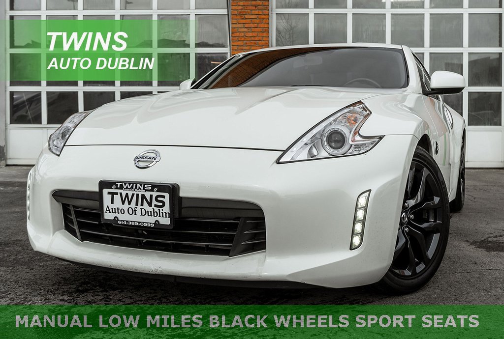 Used 2016 Nissan 370Z Touring image 1
