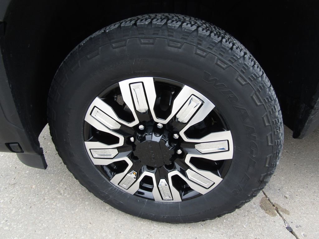 Used 2025 GMC Sierra 2500 Denali w/ Technology Package image 36