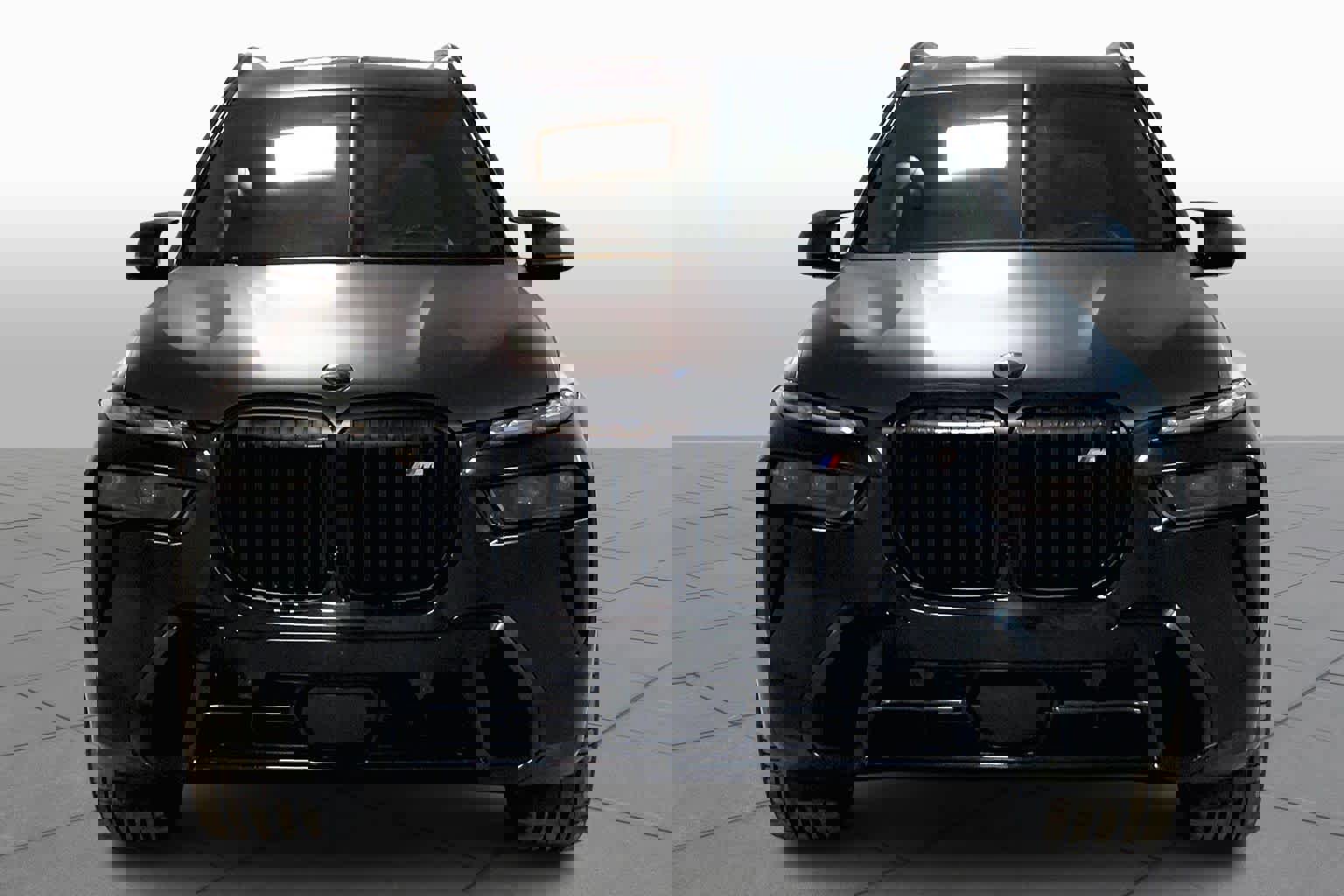 Used 2024 BMW X7 M60i w/ Executive Package image 4