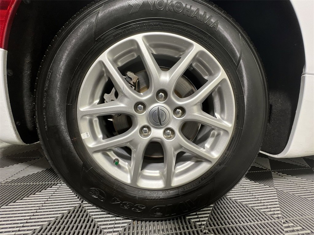 Used 2024 Chrysler Pacifica Touring-L image 18