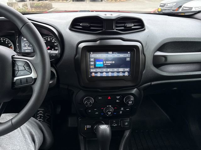 Used 2021 Jeep Renegade Sport w/ Sport Appearance Group image 21