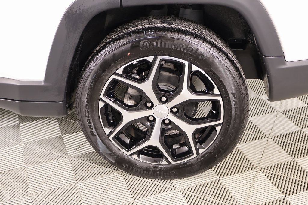 Used 2024 Jeep Compass Limited image 18