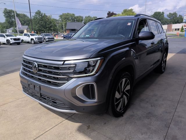 Used 2025 Volkswagen Atlas SE FWD image 4