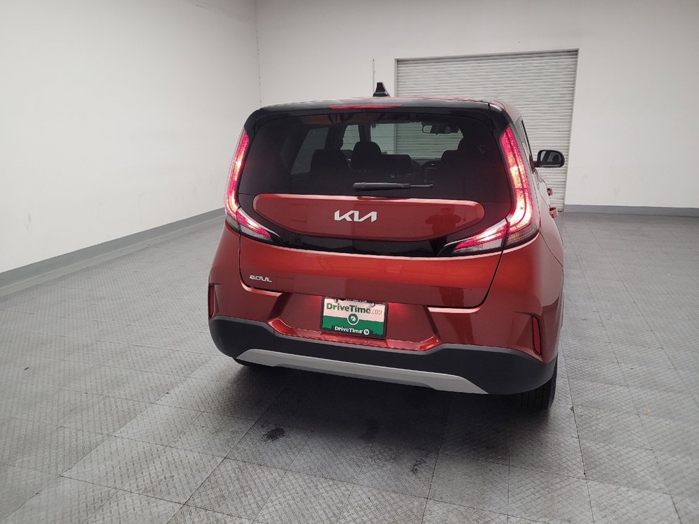 Used 2023 Kia Soul LX w/ LX Technology Package FWD image 7