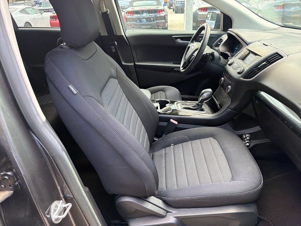 Used 2016 Ford Edge SE FWD image 27