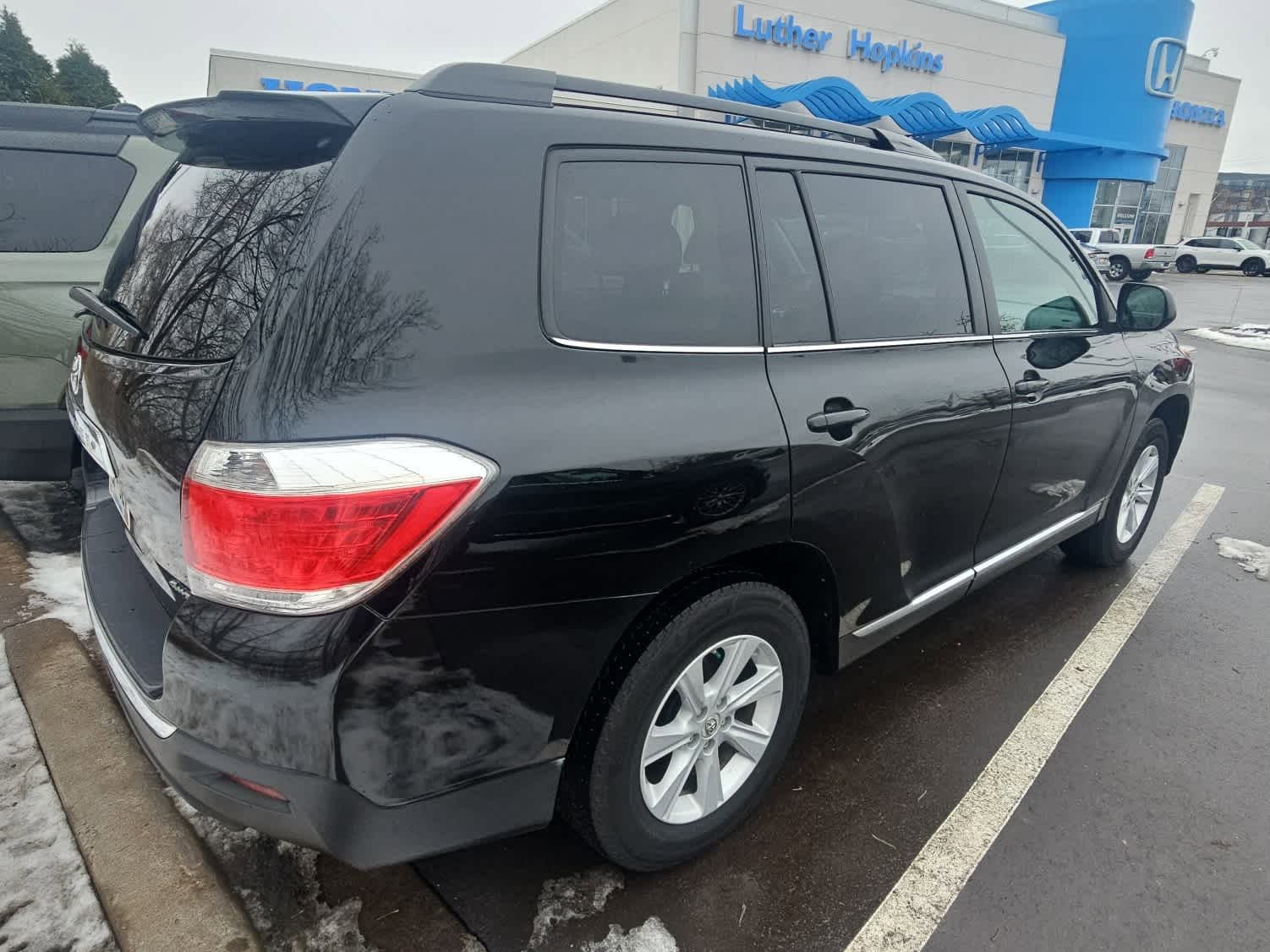 Used 2013 Toyota Highlander SE image 3