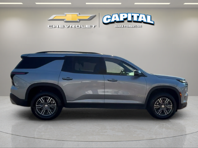 Used 2025 Chevrolet Traverse LT AWD/4WD image 6