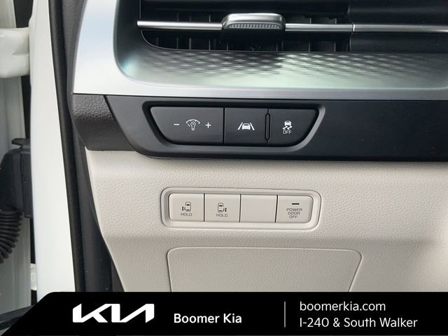 Used 2024 Kia Carnival LX image 19