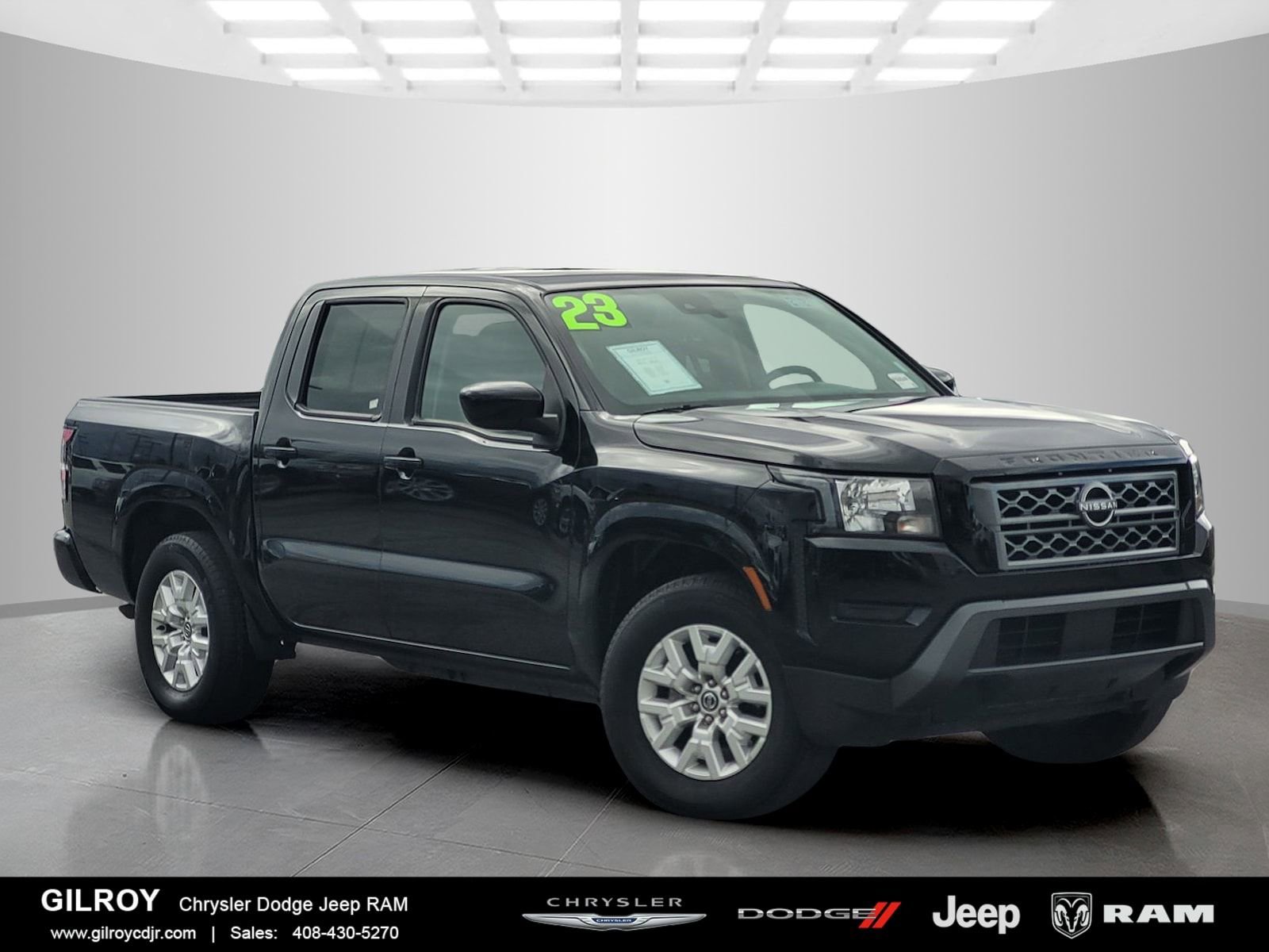Used 2023 Nissan Frontier SV video 1