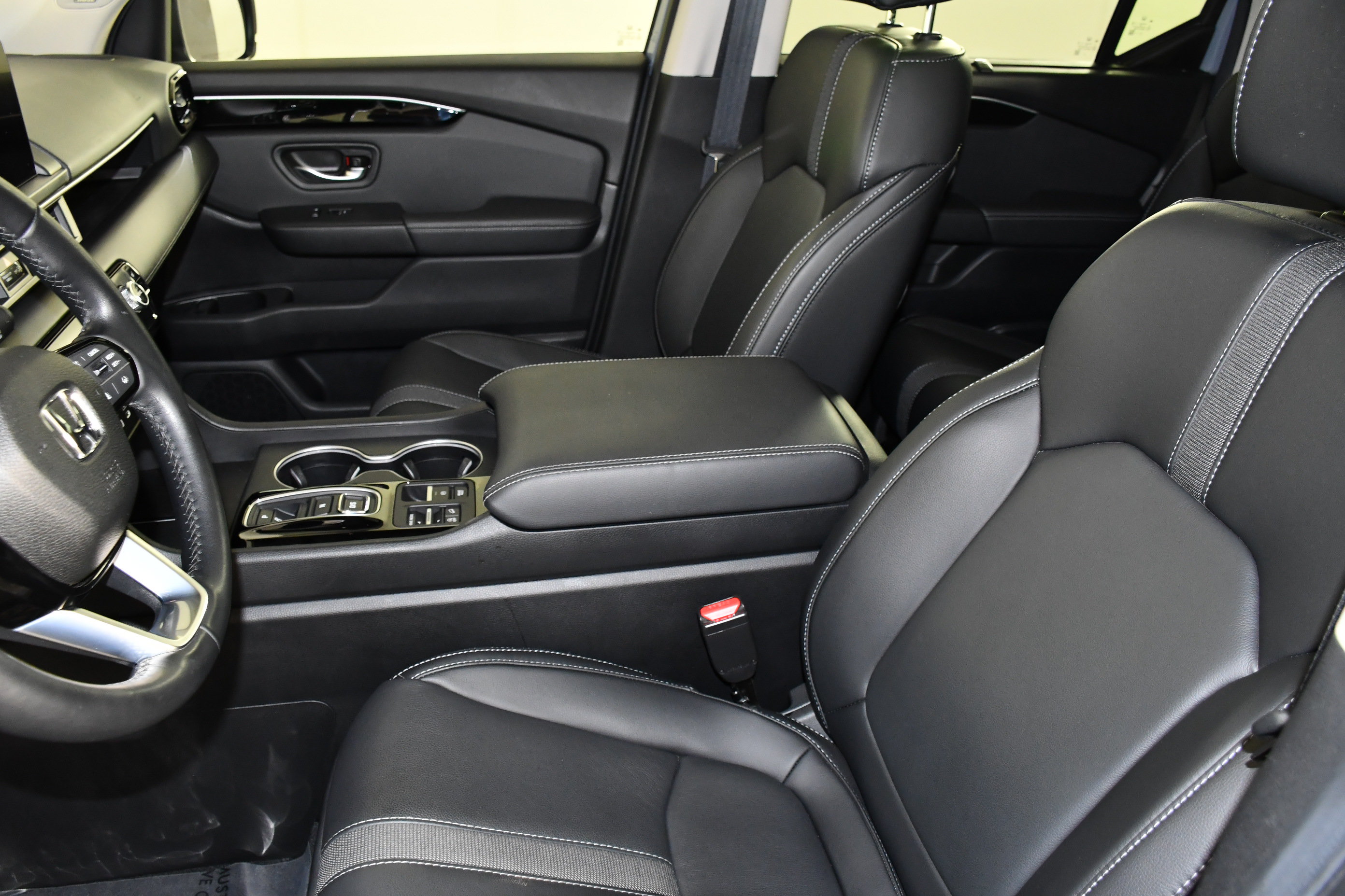 Certified 2025 Honda Pilot Touring image 38