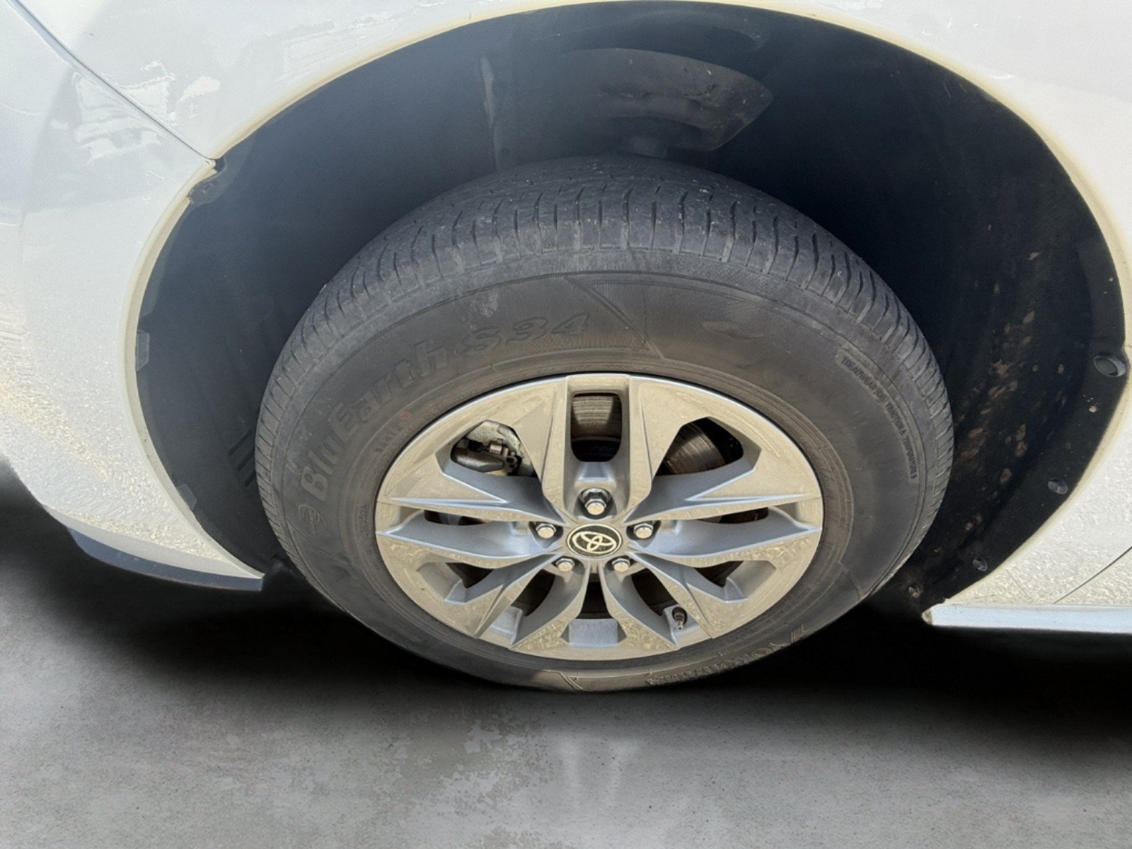 Used 2025 Toyota Sienna LE FWD image 27