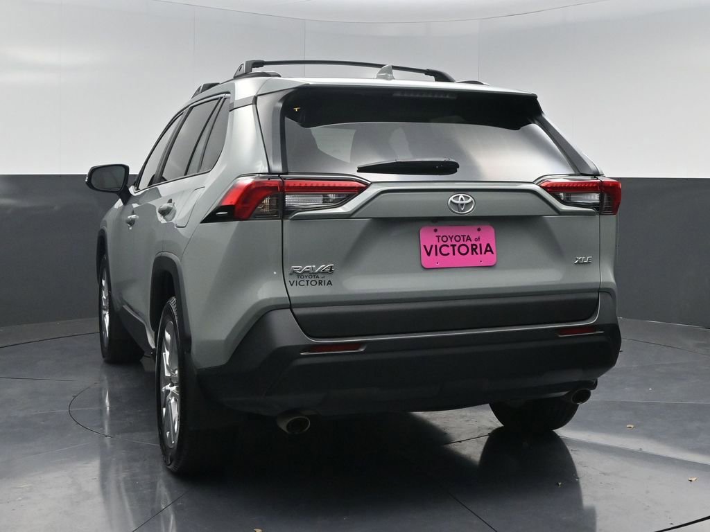 Used 2023 Toyota RAV4 XLE Premium image 17