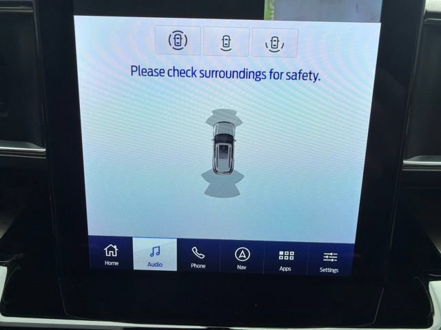 Certified 2022 Ford Explorer Platinum w/ Equipment Group 601A AWD/4WD image 34