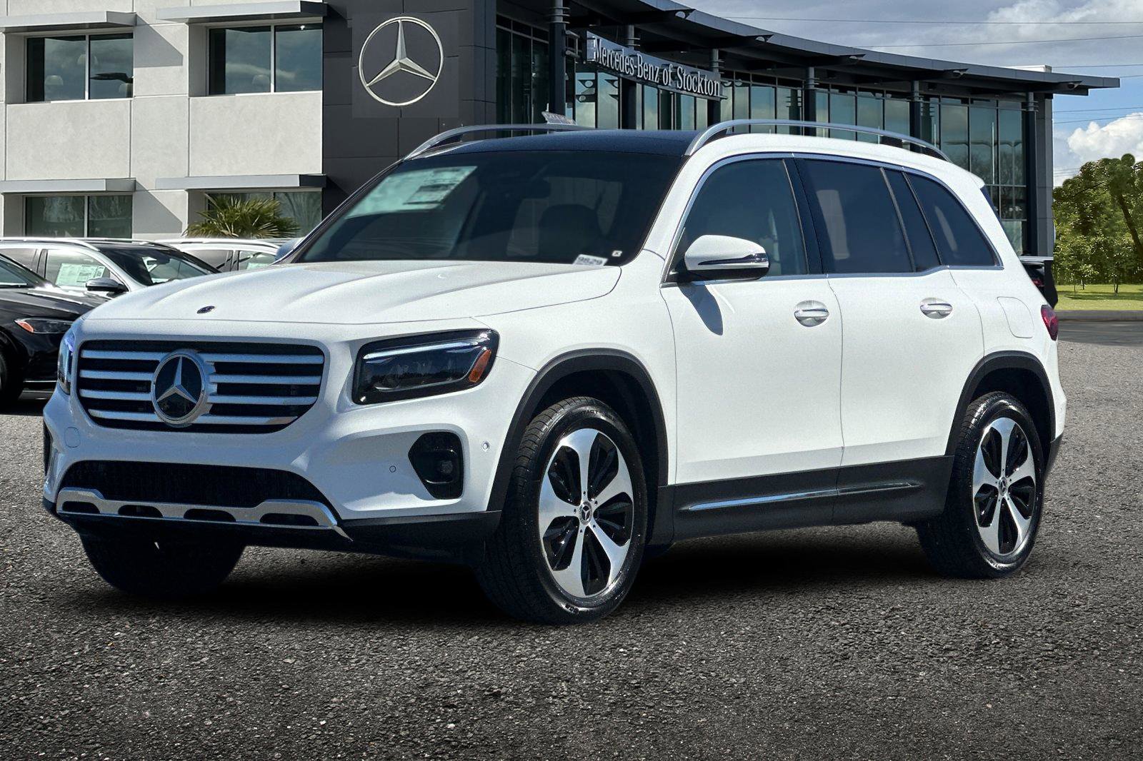 New 2025 Mercedes-Benz GLB 250 4MATIC image 8