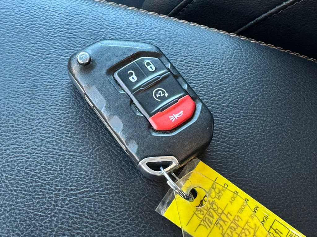Used 2022 Jeep Wrangler Unlimited Sahara AWD/4WD image 35