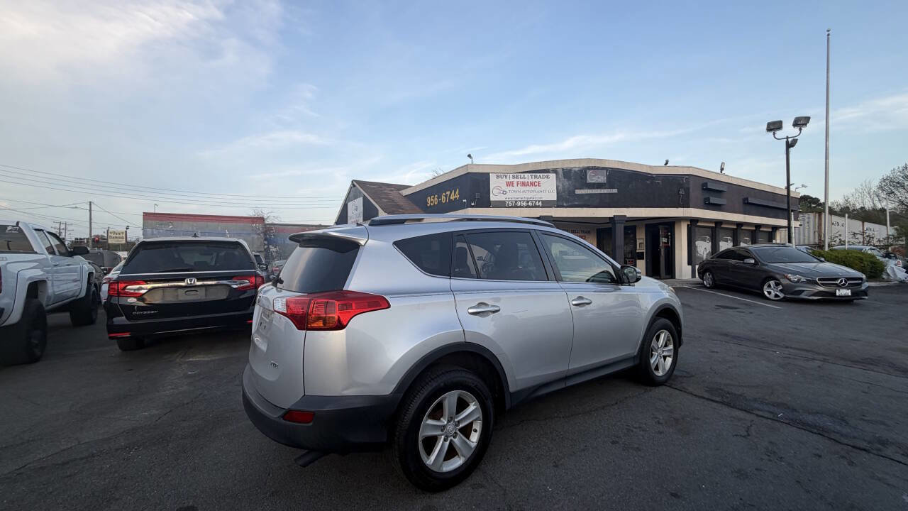Used 2013 Toyota RAV4 XLE image 10