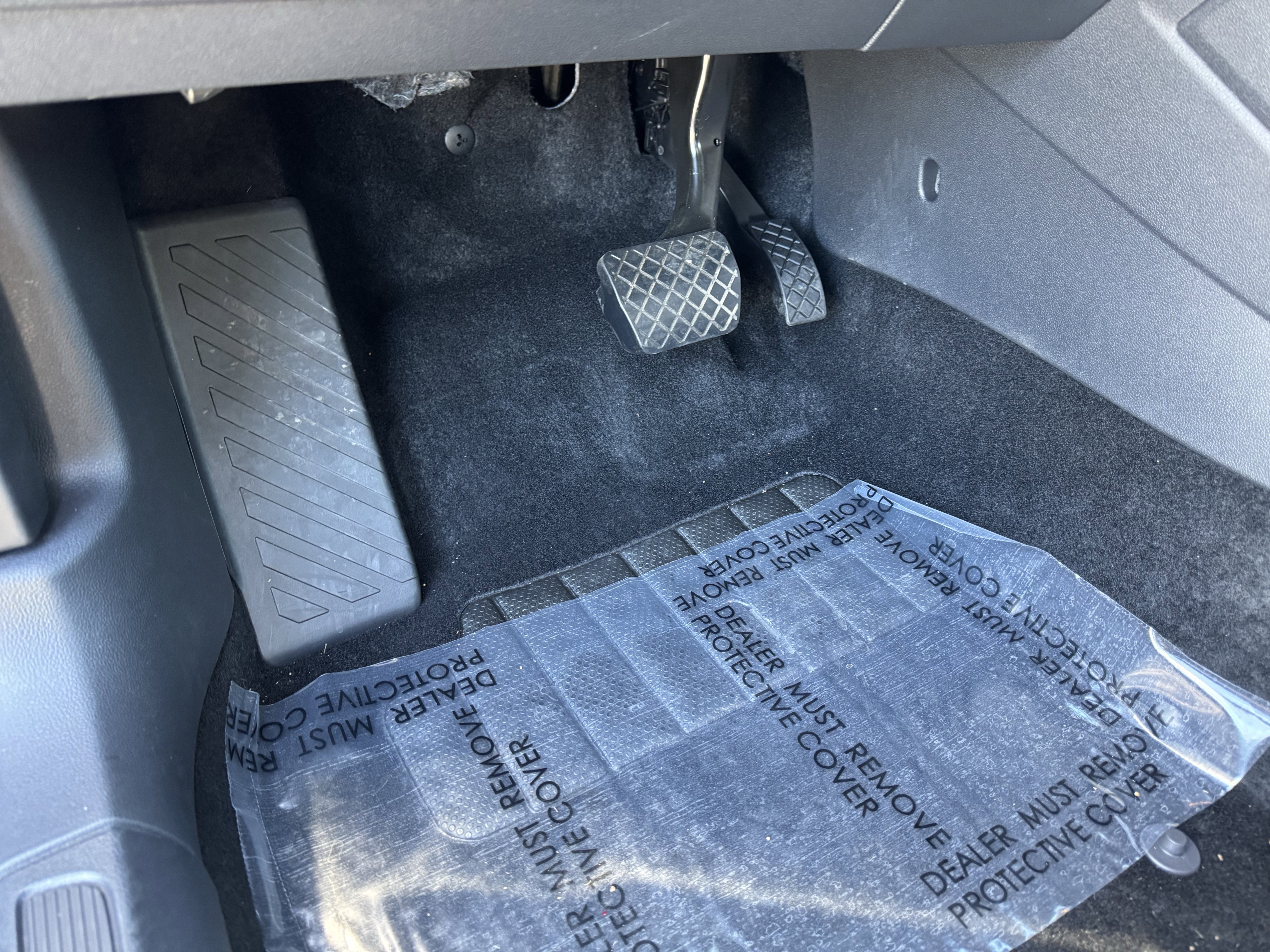 Used 2025 Volkswagen Taos S image 18