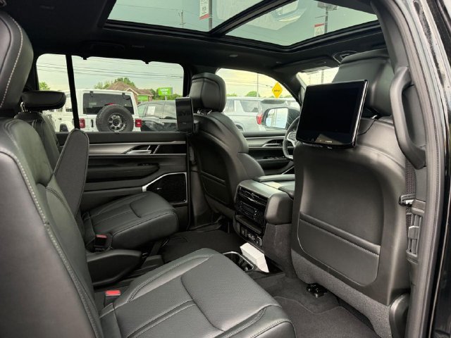 New 2026 Jeep Grand Wagoneer Limited AWD/4WD image 13