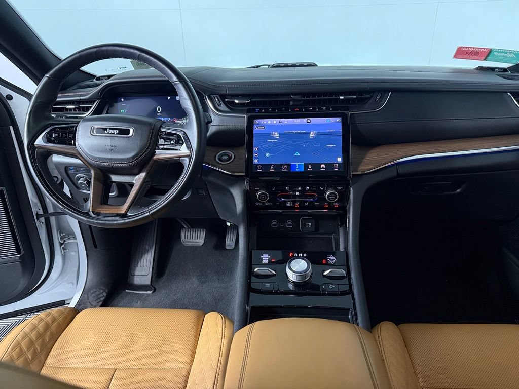Used 2023 Jeep Grand Cherokee Summit w/ Luxury Tech Group V AWD/4WD image 18