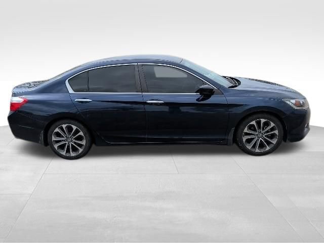 Used 2015 Honda Accord Sport image 2